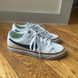 Womens Nike Court Legacy Next Nature - low rise size 8